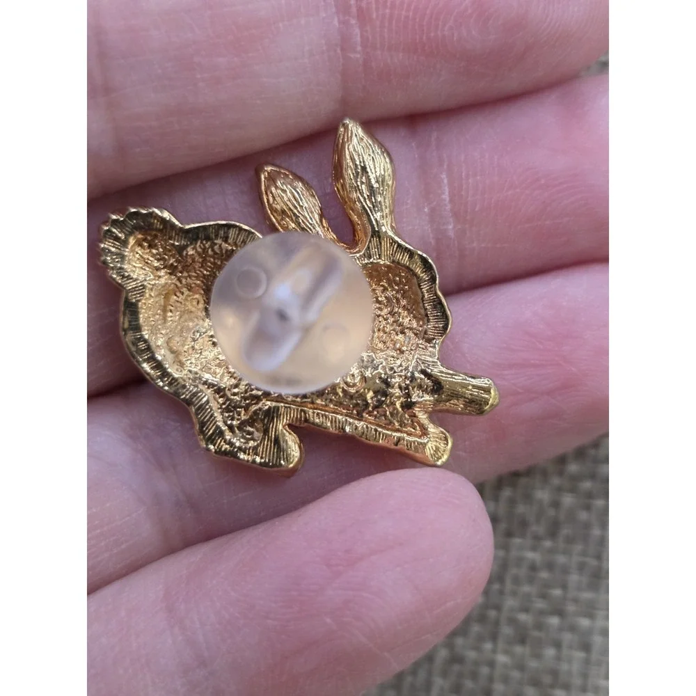 vintage 1993 Avon gold-tone crystal bunny rabbit lapel pin